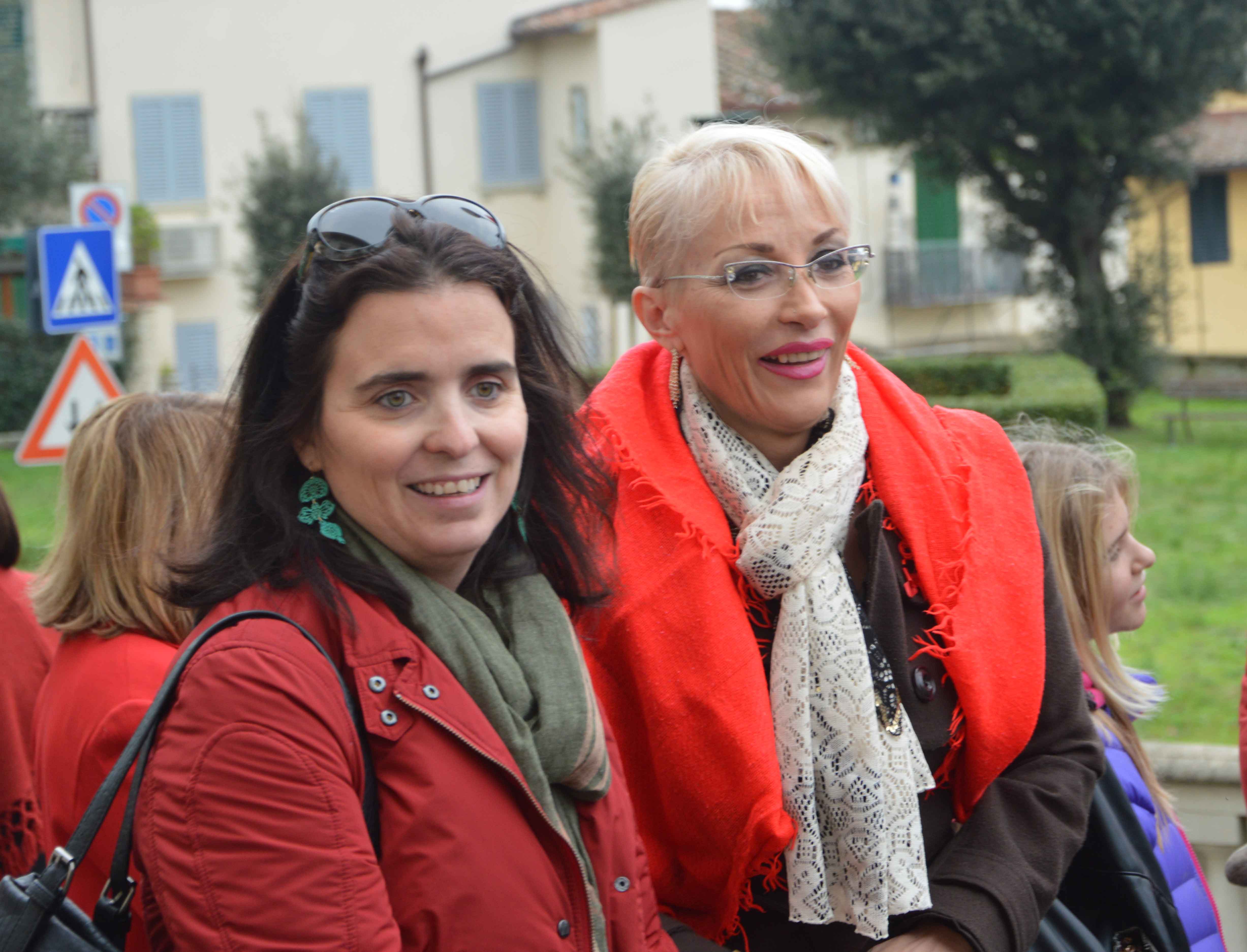 Flash mob contro la violenza alle donne davanti al Comune ...